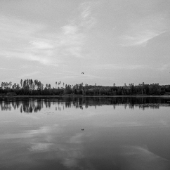 Över sjön 2.500 kr 40x40 cm (oinramad) upplaga 15 ex. Fotograferad med bälgkamera Zeiss Ikonta med Kodak Tri-X 400 120 film.